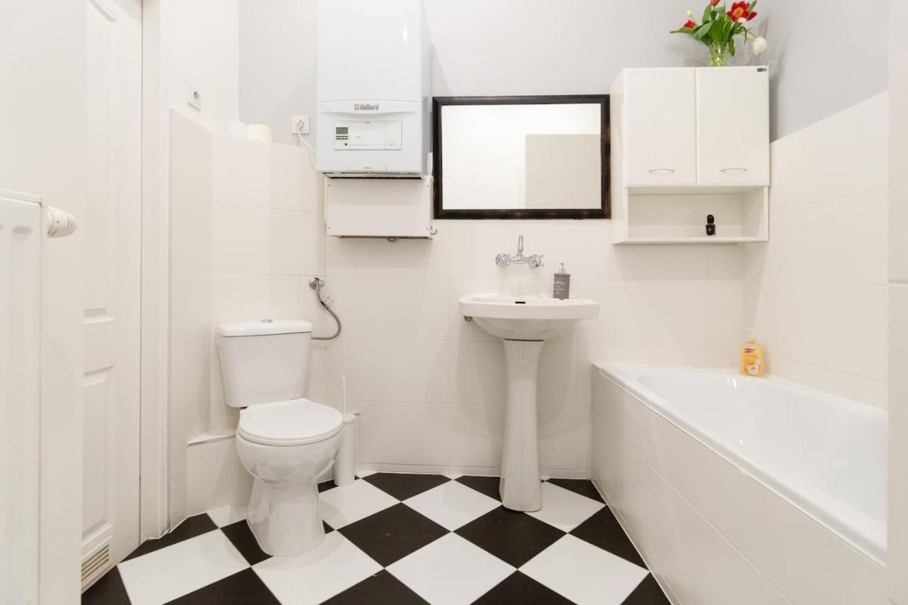 Spacious, Central & Artistic W/Brand New Bathroom! Cracovia Exterior foto